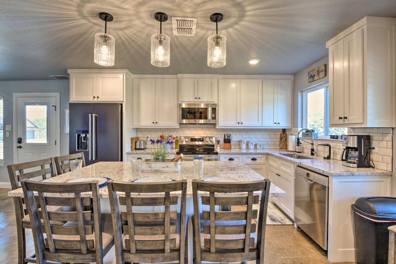Granbury Home With Hot Tub And Furnished Patio! Ngoại thất bức ảnh