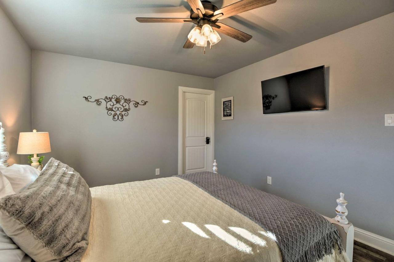Granbury Home With Hot Tub And Furnished Patio! Ngoại thất bức ảnh