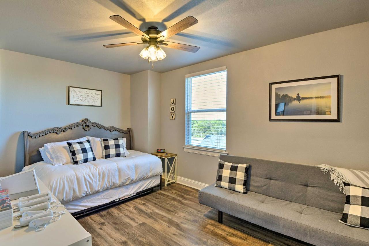 Granbury Home With Hot Tub And Furnished Patio! Ngoại thất bức ảnh