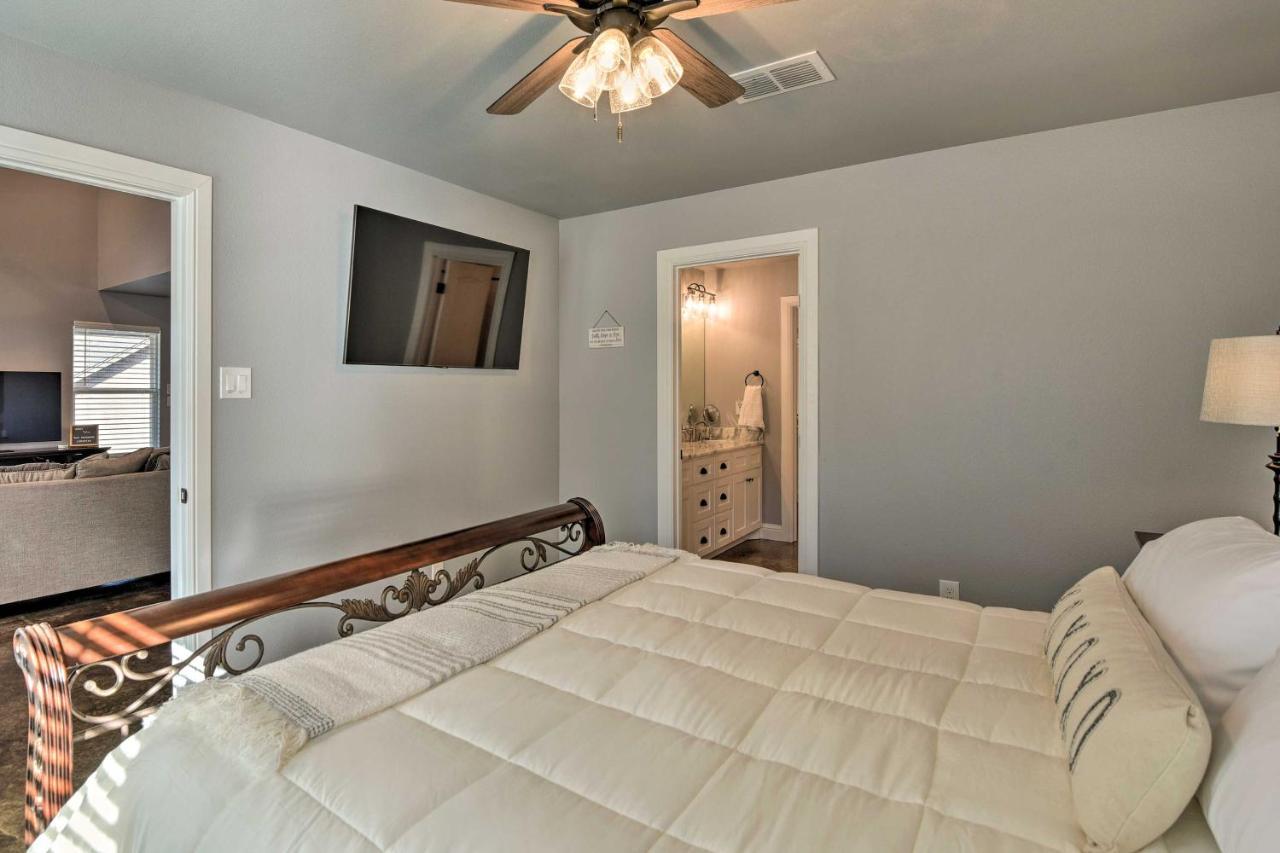 Granbury Home With Hot Tub And Furnished Patio! Ngoại thất bức ảnh