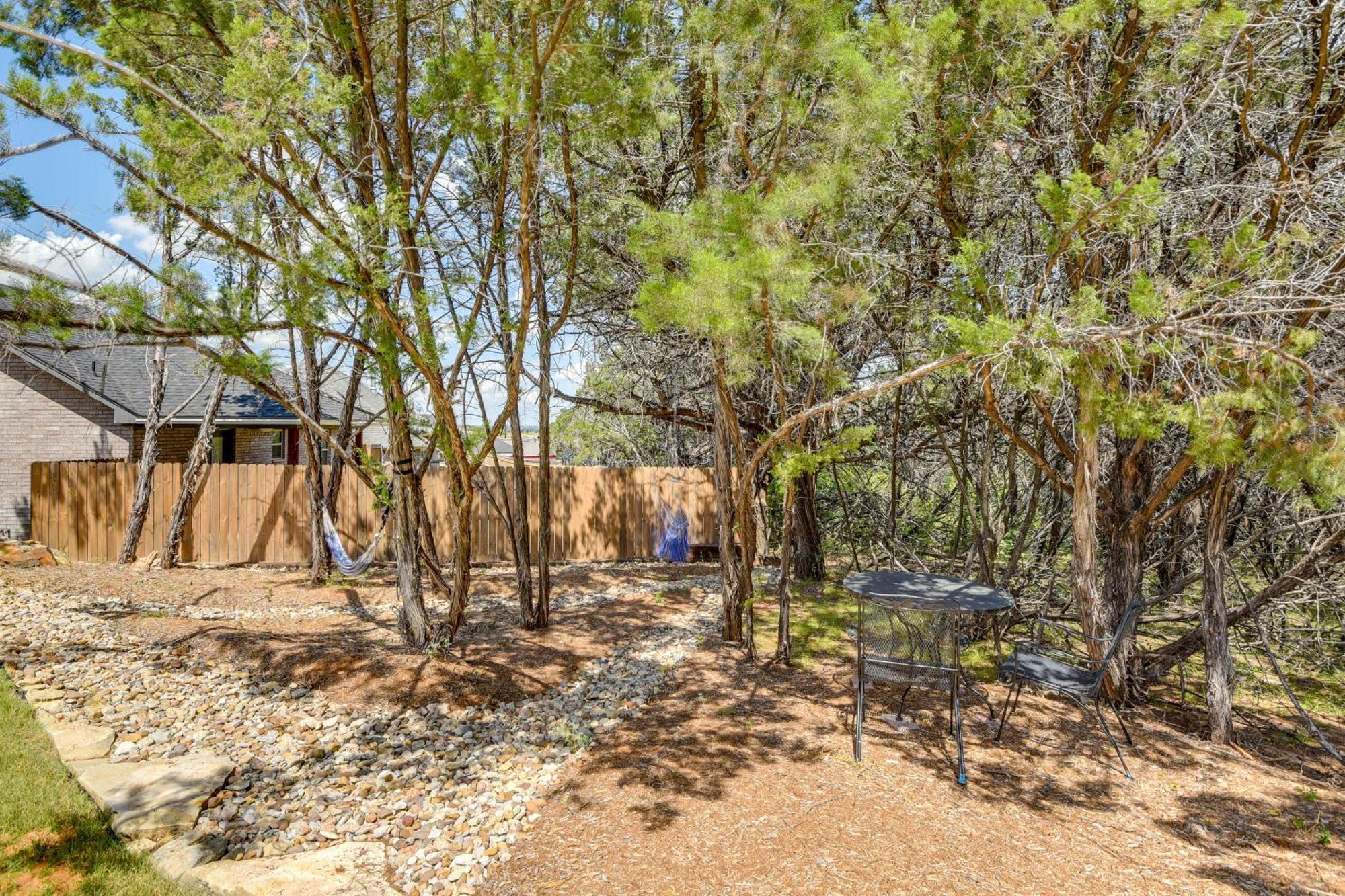 Granbury Home With Hot Tub And Furnished Patio! Ngoại thất bức ảnh