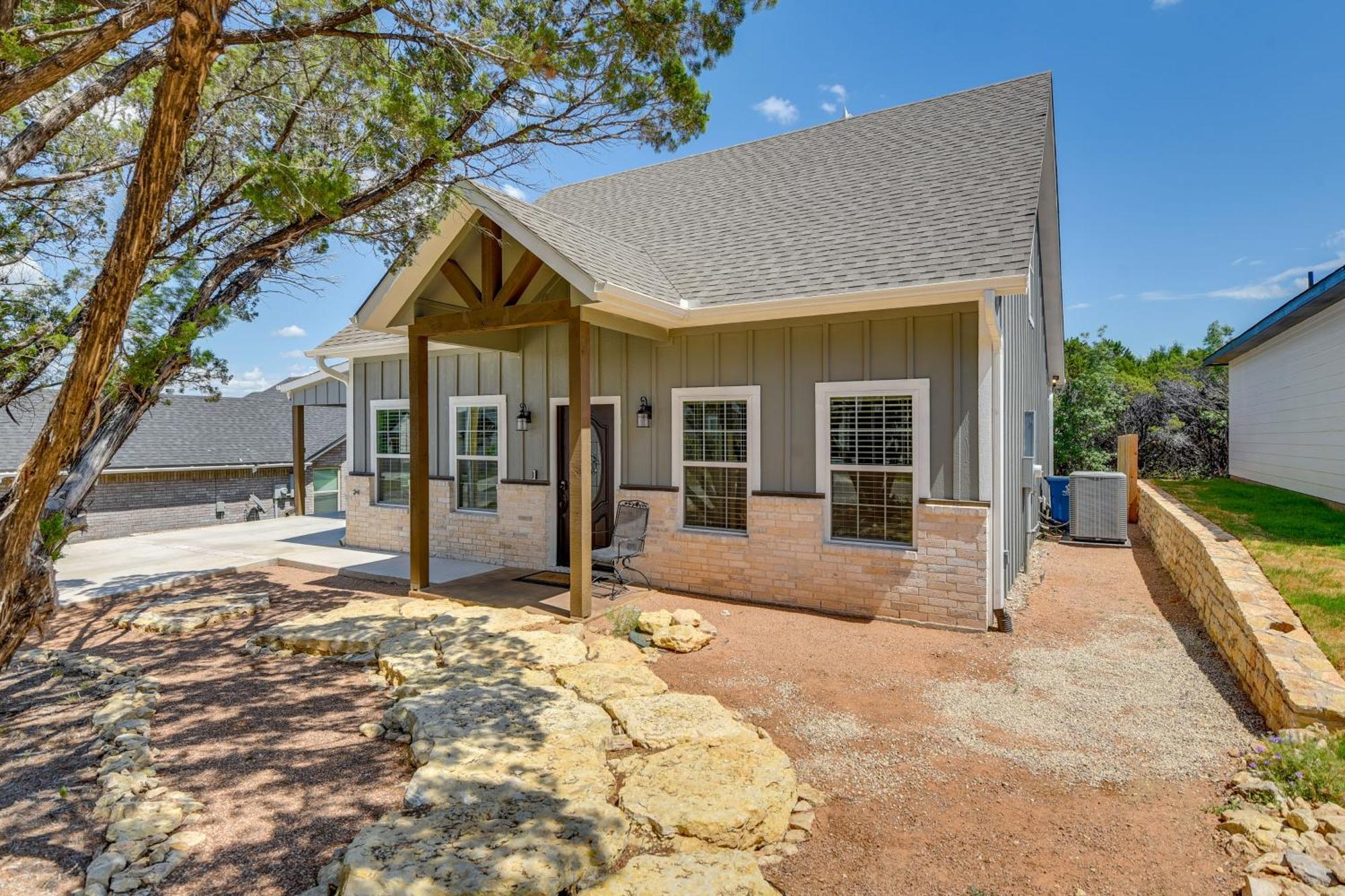 Granbury Home With Hot Tub And Furnished Patio! Ngoại thất bức ảnh